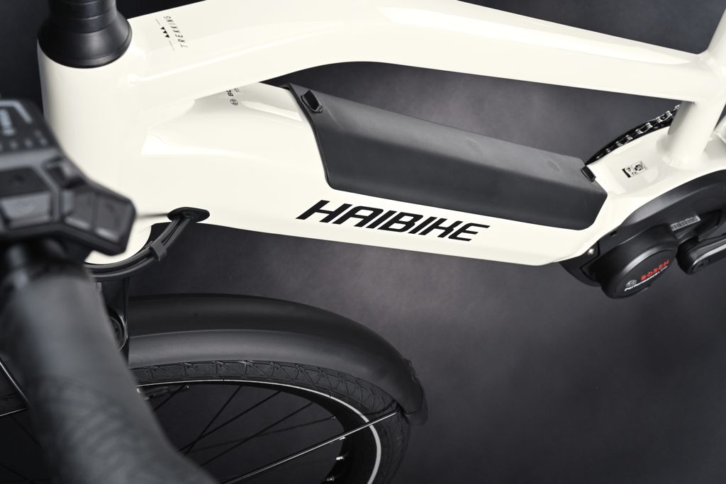 VTC Électrique Haibike TREKKING 3 MID 2025
