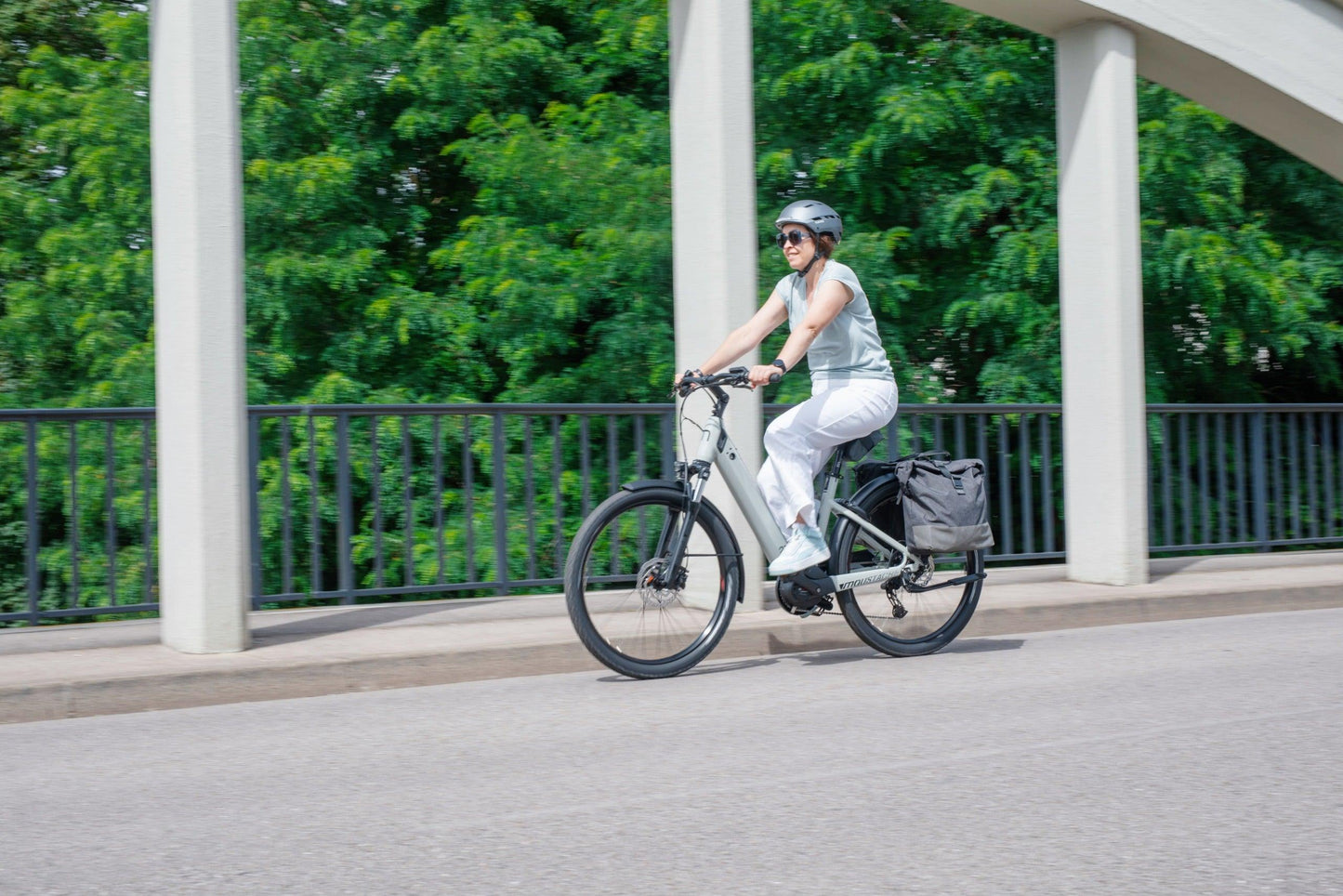 VTC Électrique Moustache Samedi 27 Xroad 2 Open 500Wh 2025