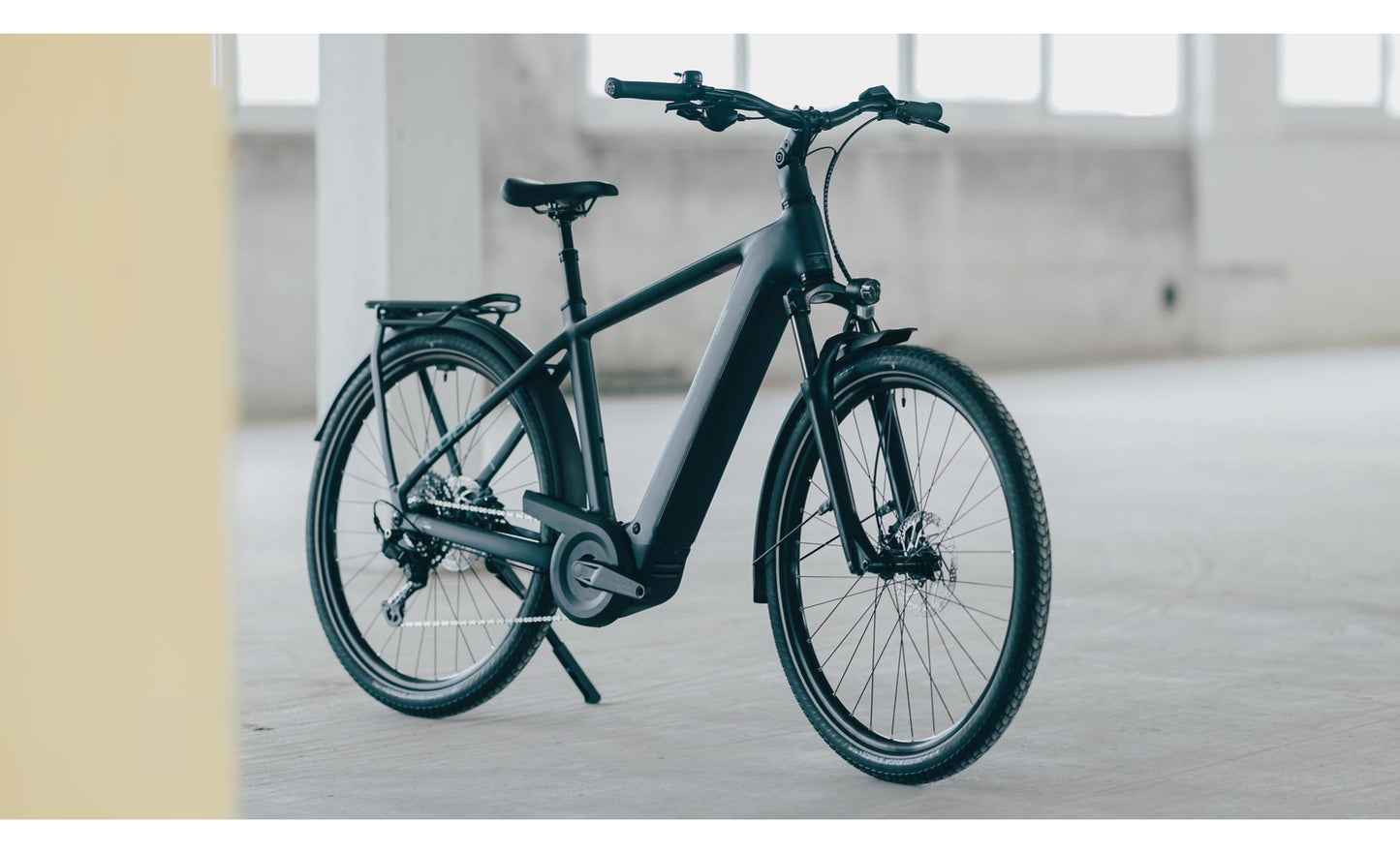 VTC Électrique Cube KATHMANDU HYBRID ONE 800 2026